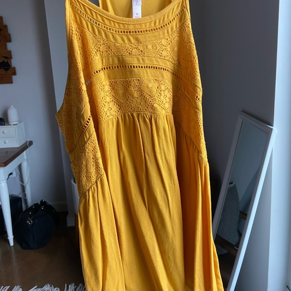 Tank - Picture 3 of 4